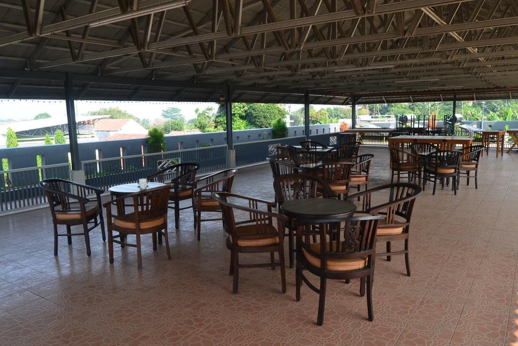 Hotel Khalista Purwakarta Exterior foto