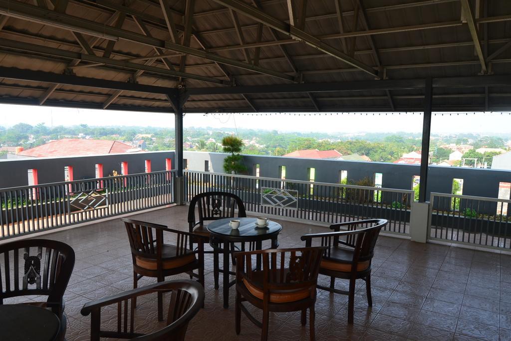 Hotel Khalista Purwakarta Exterior foto