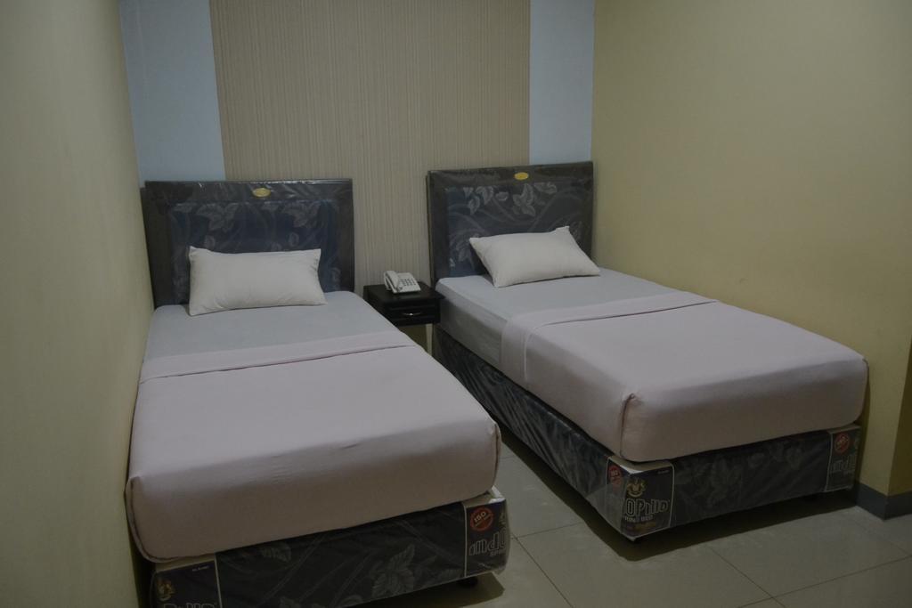 Hotel Khalista Purwakarta Zimmer foto