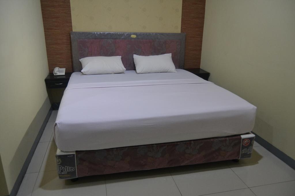Hotel Khalista Purwakarta Zimmer foto
